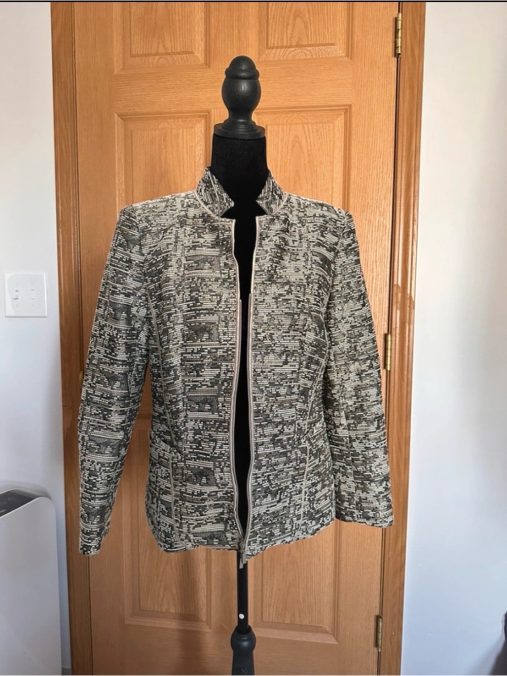 Lafayette 148 New York Black and White Textured Zip-Front Jacket
